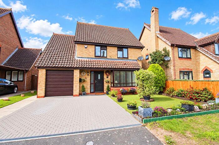 3 Bedroom Detached House For Sale In Avocet Close, Sandy, SG19