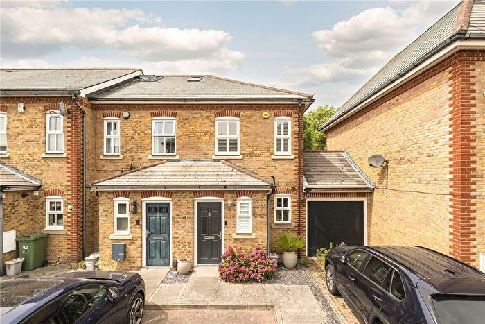 2 Bedroom Terraced House For Sale In Lullingstone Lane, London, SE13