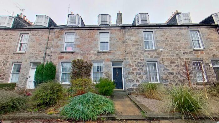 2 Bedroom Flat To Rent In Victoria Street, West End, Aberdeen, AB10