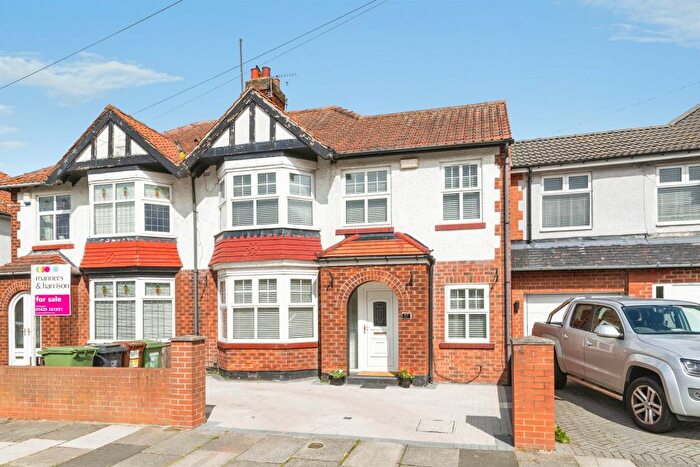 3 Bedroom Semi Detached House For Sale In Tunstall Avenue, Hartlepool, TS26
