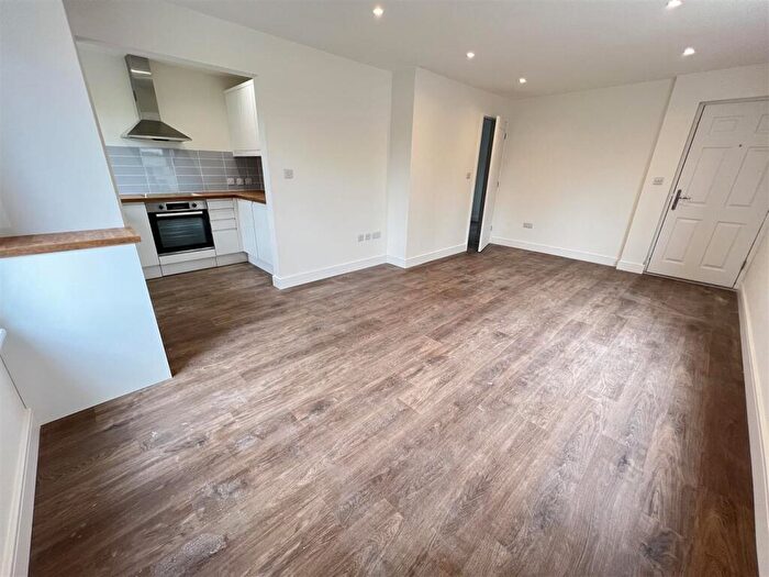 1 Bedroom Apartment To Rent In Oyster Row, Cambridge, CB5