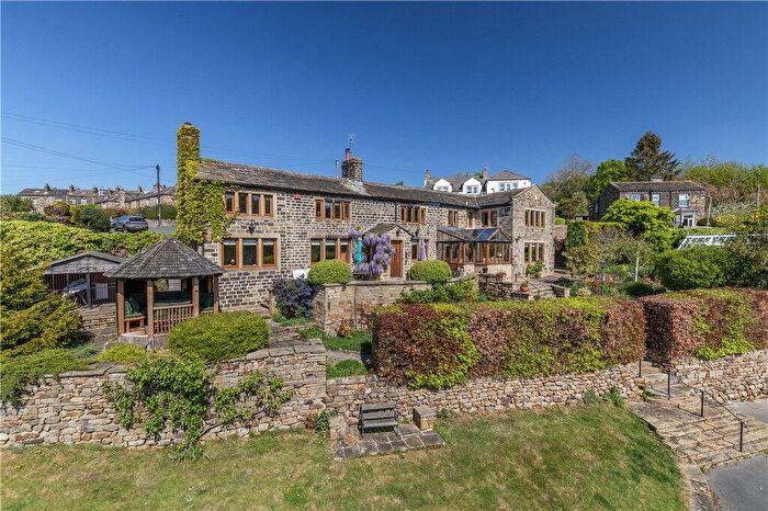 4 Bedroom Detached House For Sale In Dimples Lane, East Morton, West Yorkshire, BD20