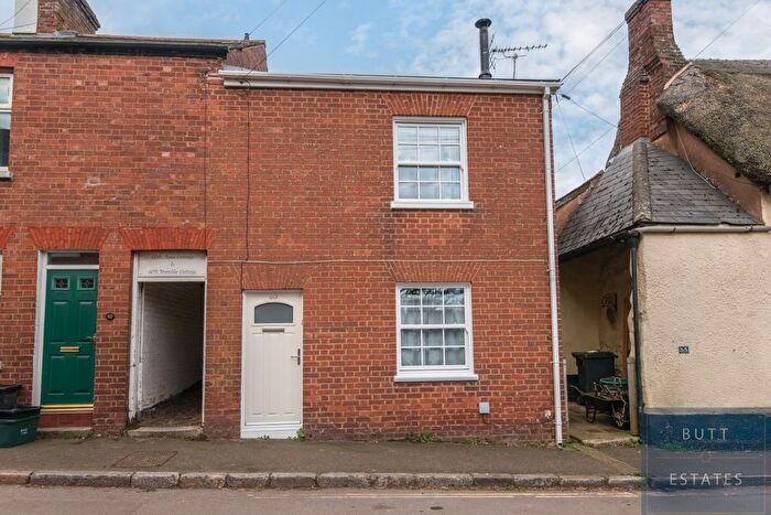 3 Bedroom Semi-Detached House For Sale In High Street, Exeter, EX2