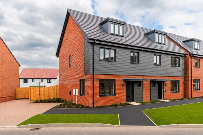 4 Bedroom Semi-Detached House For Sale In Lawrence Avenue, Shrivenham, SN6