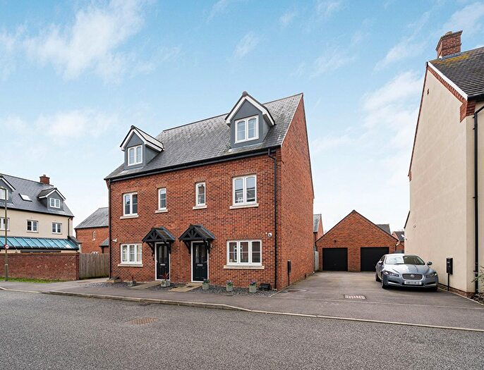 4 Bedroom Town House For Sale In Williams Road, Heyford Park, OX25