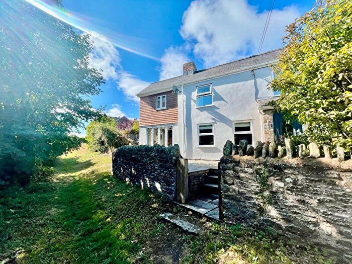 3 Bedroom Semi-Detached House For Sale In The Hollow, Drybrook, GL17