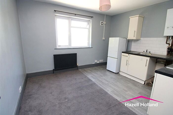1 Bedroom Flat To Rent In The Brent, Dartford, DA1