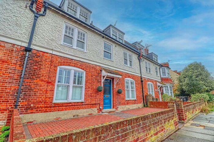 1 Bedroom Flat For Sale In Collingwood Court, Old Road, Frinton On Sea, CO13