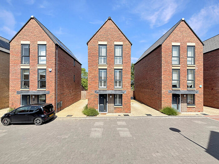 4 Bedroom Detached House For Sale In Deacon Drive, Trumpington, CB2
