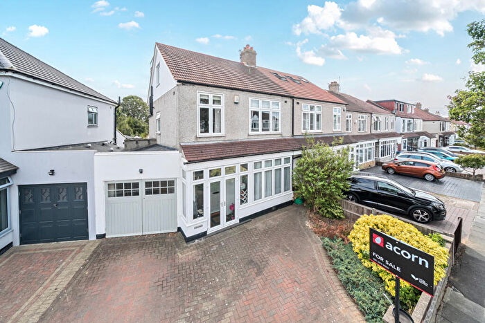 4 Bedroom Semi Detached House For Sale In Shakespeare Road, Bexleyheath, DA7
