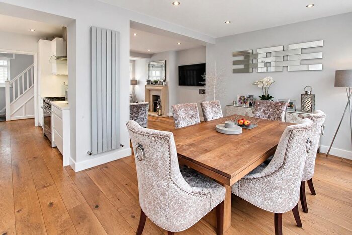 3 Bedroom End Of Terrace House For Sale In Wolsey Crescent, Morden, SM4