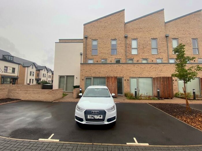 2 Bedroom Town House To Rent In Lescar Road, Waverley, ., S60
