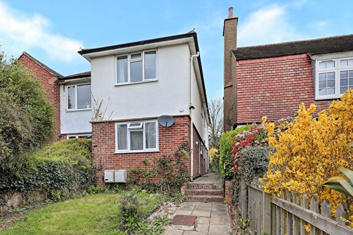 2 Bedroom Maisonette For Sale In Russell Road, Buckhurst Hill, IG9