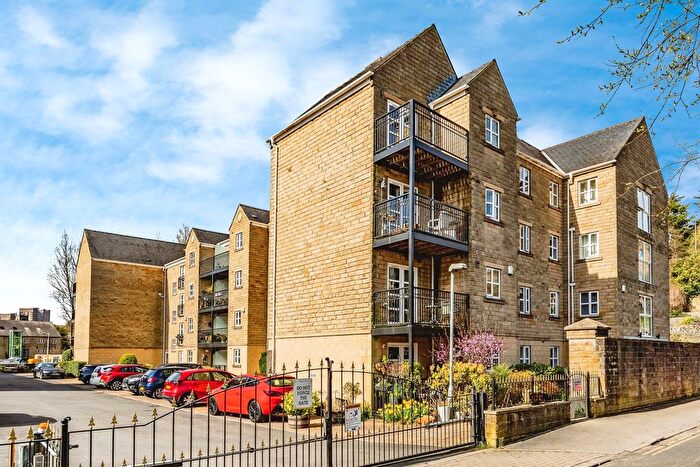 2 Bedroom Flat For Sale In Chapel Lane, Sowerby Bridge, HX6