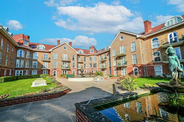 2 Bedroom Flat For Sale In Colne Road, Cromer, NR27
