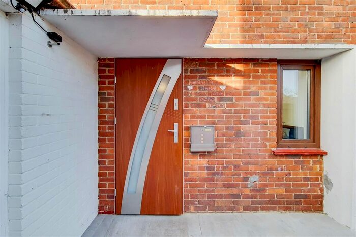 2 Bedroom Maisonette To Rent In Saxon Avenue, Feltham, TW13