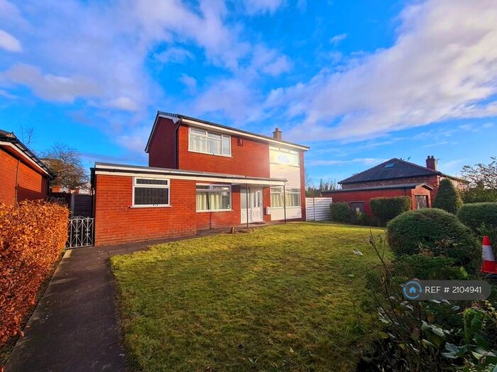 3 Bedroom Detached House To Rent In Newbrook Road, Bolton, M46