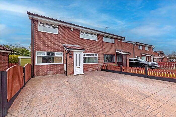 3 Bedroom Semi-Detached House For Sale In Kingfisher Avenue, Audenshaw, Tameside, M34