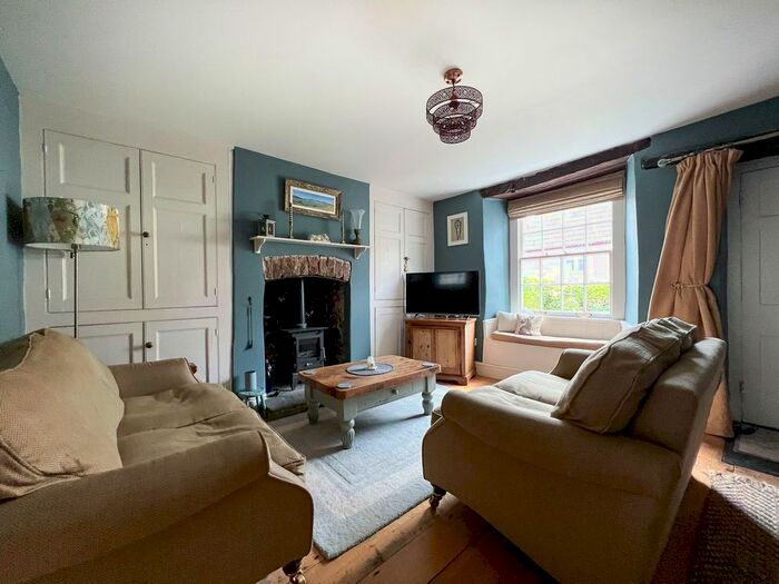 2 Bedroom Cottage For Sale In High Street, Chew Magna, BS40