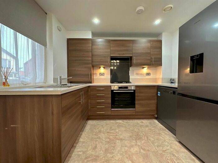 1 Bedroom Flat To Rent In Duke Of York Way, Coxheath, Maidstone, ME17
