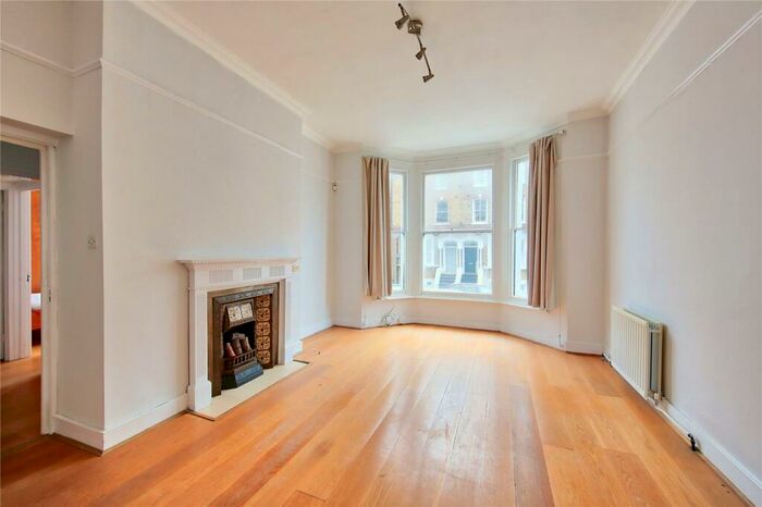 2 Bedroom Apartment To Rent In Cologne Road, SW11