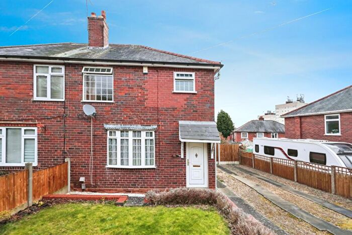 3 Bedroom Semi-Detached House For Sale In Red Leasowes Road, Halesowen, B63