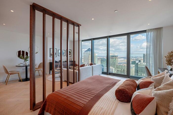 Flat For Sale In Landmark Pinnacle, Westferry Road, E14