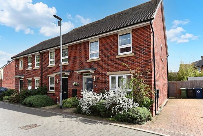 3 Bedroom End Of Terrace House For Sale In Askwith Grove, St. Ives, PE27