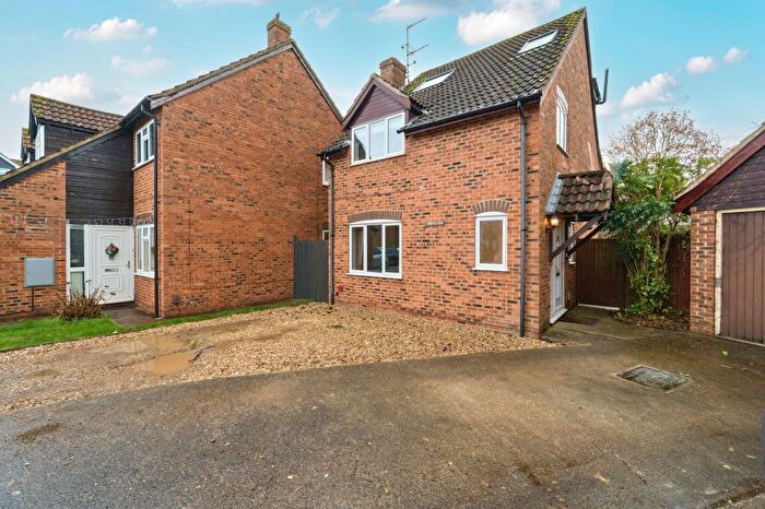 4 Bedroom Detached House For Sale In Wheelers Green Way, Thatcham, RG19