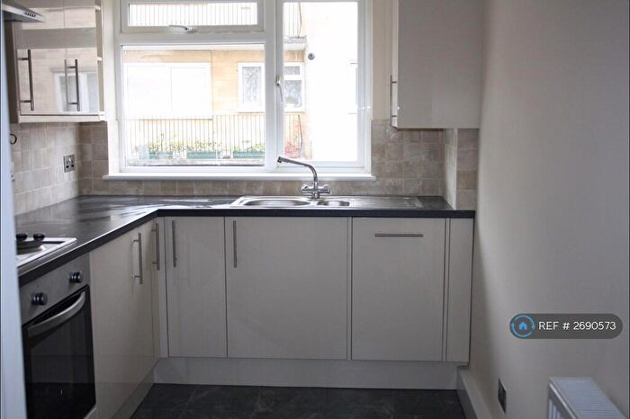 2 Bedroom Flat To Rent In Cleveland Court, Bath, BA2