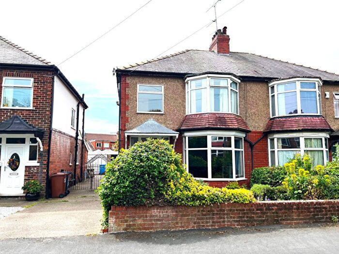 3 Bedroom Semi-Detached House For Sale In Allderidge Avenue, Hull, HU5