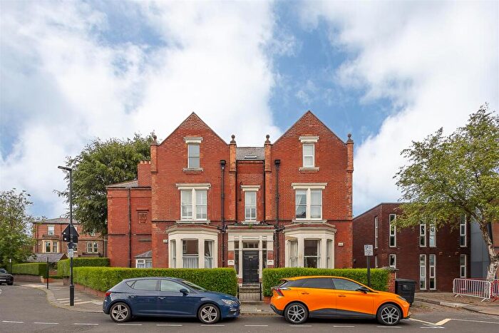 2 Bedroom Flat For Sale In Lambton Road, Jesmond, Newcastle Upon Tyne, NE2