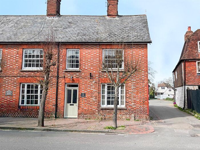 4 Bedroom End Of Terrace House For Sale In High Street, Burwash, TN19