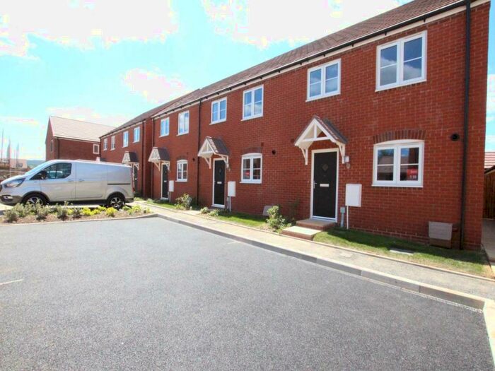 3 Bedroom House To Rent In Velthouse Close, Gloucester, GL2
