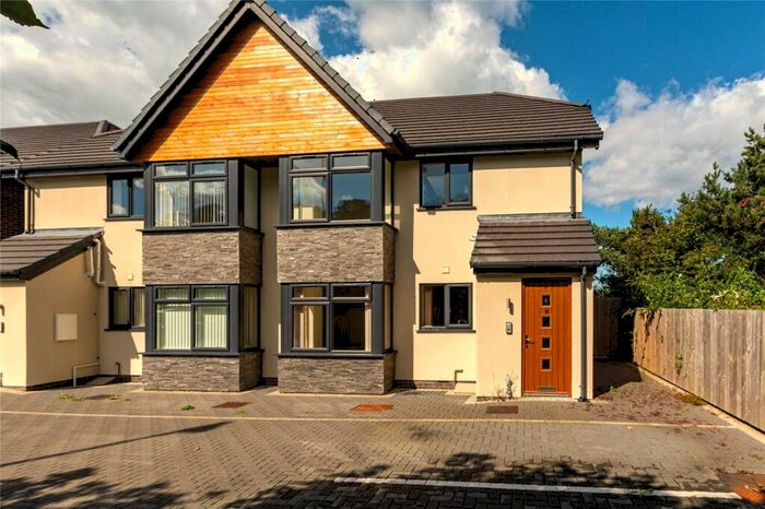 2 Bedroom Apartment To Rent In Apartment, Penmaenmawr Road, Llanfairfechan, LL33