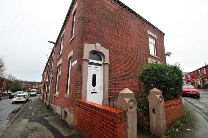 3 Bedroom Terraced House To Rent In To Rent: -Bedroom House, Barlow Street, OL4
