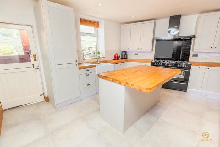 3 Bedroom Cottage For Sale In Tower View, Blackburn, BB1