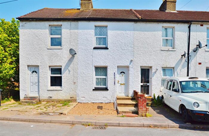 2 Bedroom Terraced House To Rent In Chalvey Grove, SL1