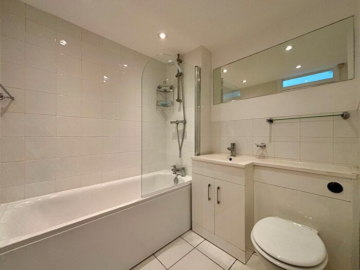 1 Bedroom Flat To Rent In Albemarle Road, Beckenham, BR3
