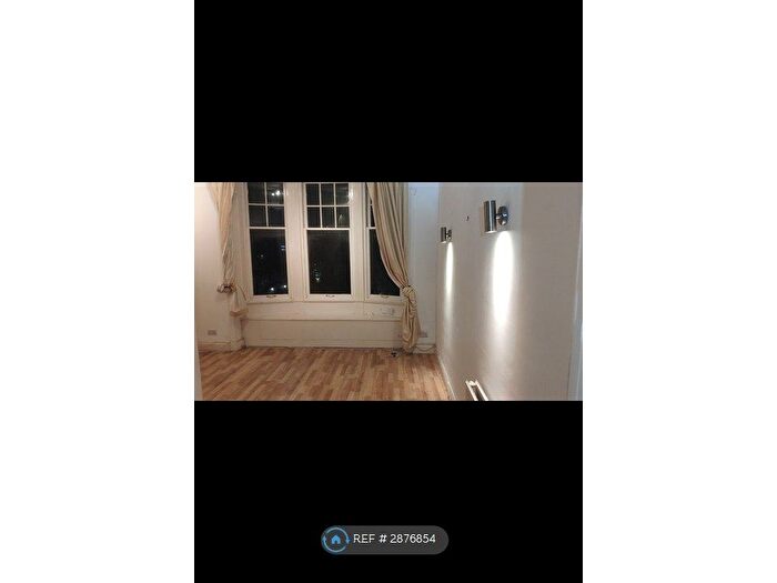 2 Bedroom Flat To Rent In Kemp Street, Hamilton, ML3
