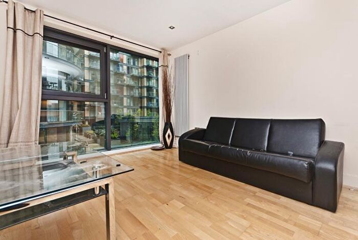 1 Bedroom Flat To Rent In Millharbour, Millwall, E14