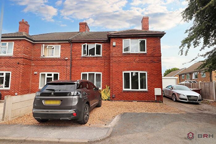 5 Bedroom Semi-detached House For Sale In Holmsley Grove, Pontefract, WF9