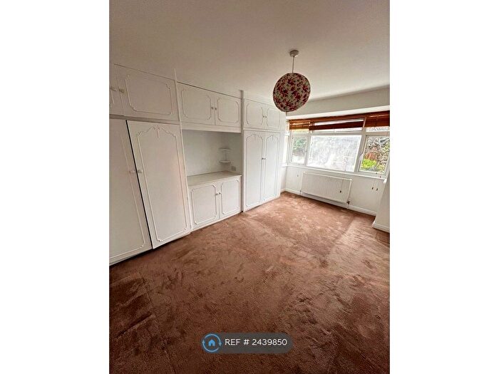 Studio To Rent In Milford Gardens, Edgware, HA8