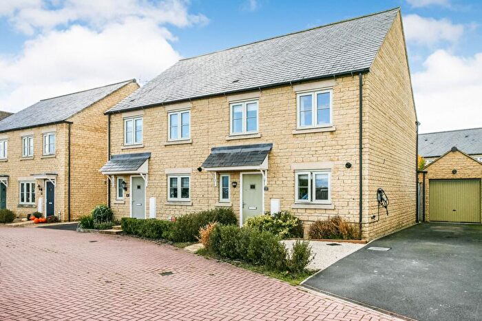 3 Bedroom Semi Detached House For Sale In Varsity Close, Moreton-in-Marsh., GL56