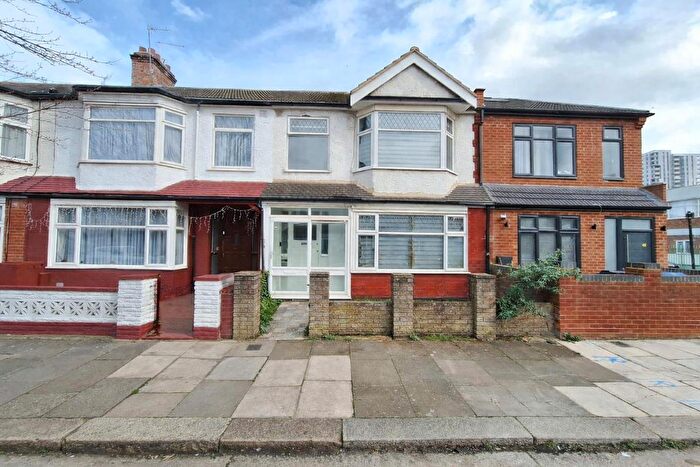 4 Bedroom End Terrace House To Rent In Parkstone Avenue, London, N18