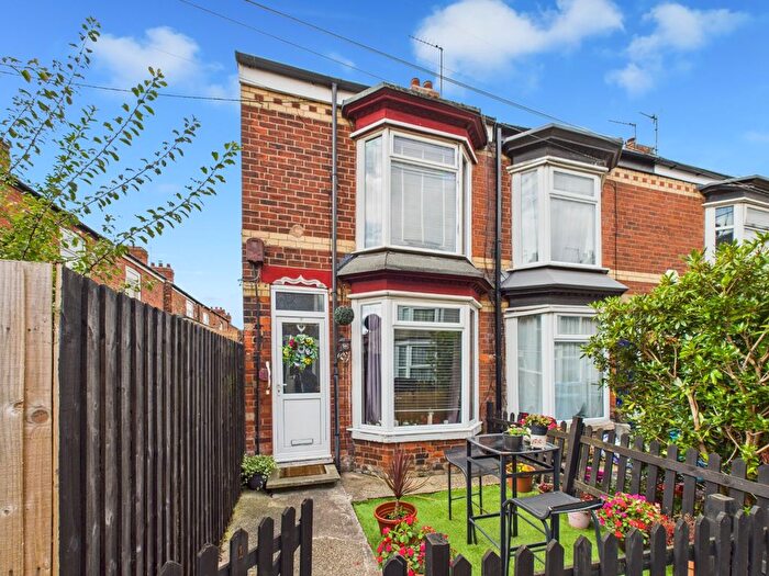 2 Bedroom End Terrace House For Sale In Clinton Avenue, Manvers Street, Hull, HU5