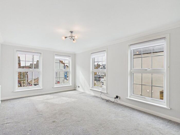 2 Bedroom Flat For Sale In York Street, Broadstairs, CT10