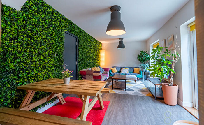 6 Bedroom End Of Terrace House To Rent In Hornby Road, Brighton, BN2