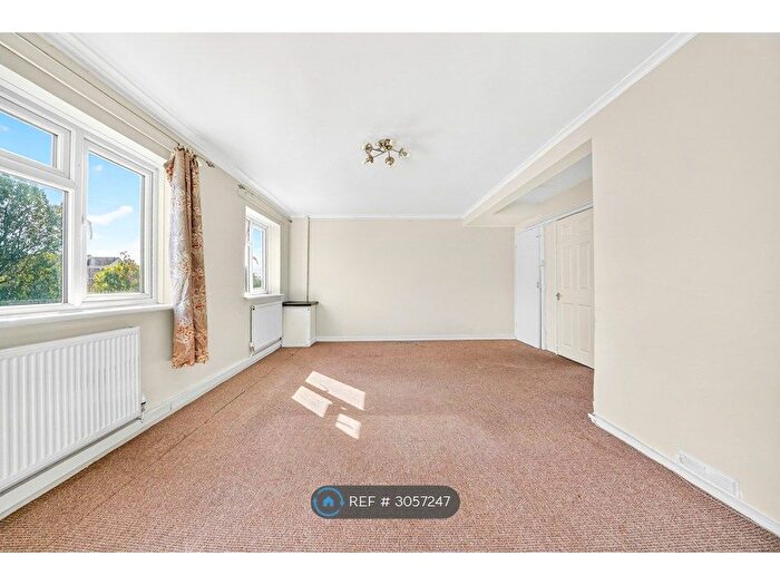 3 Bedroom Flat To Rent In Church Road, Northolt, UB5