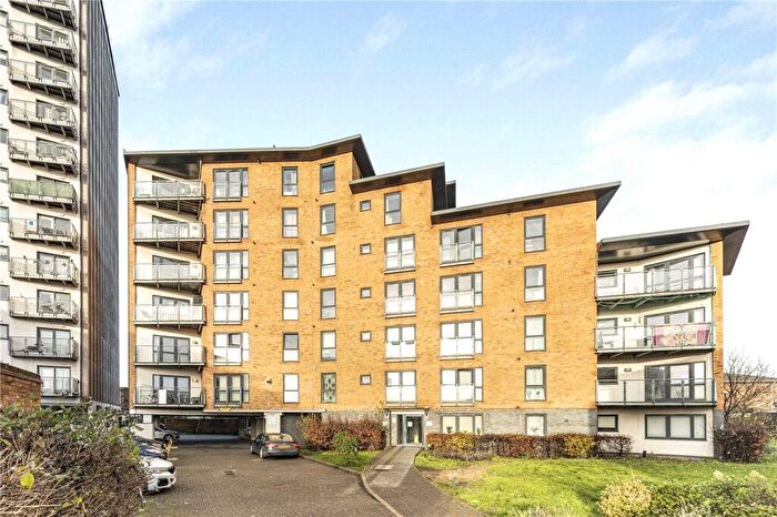 1 Bedroom Apartment For Sale In Gateway Court, Parham Drive, Ilford, IG2